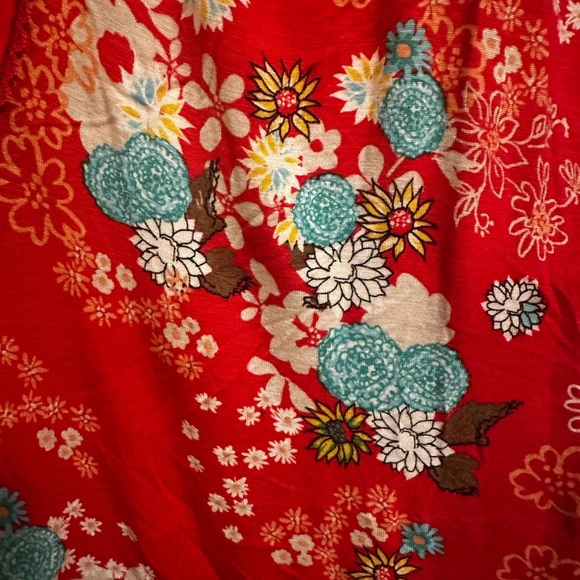 Floral Red Sleeveless Top - Picture 3 of 5